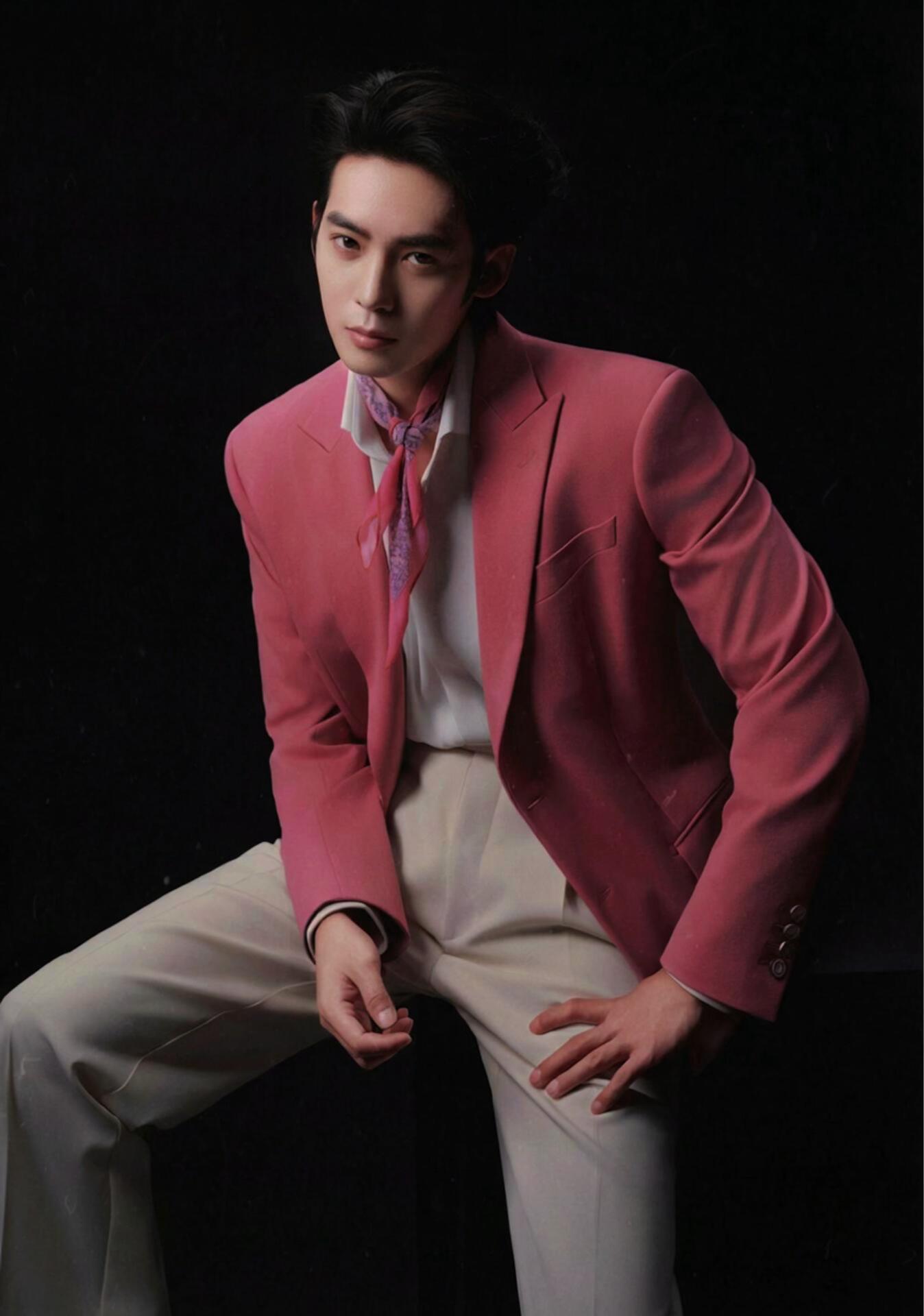 于适·粉色塑优雅王子❗️ 