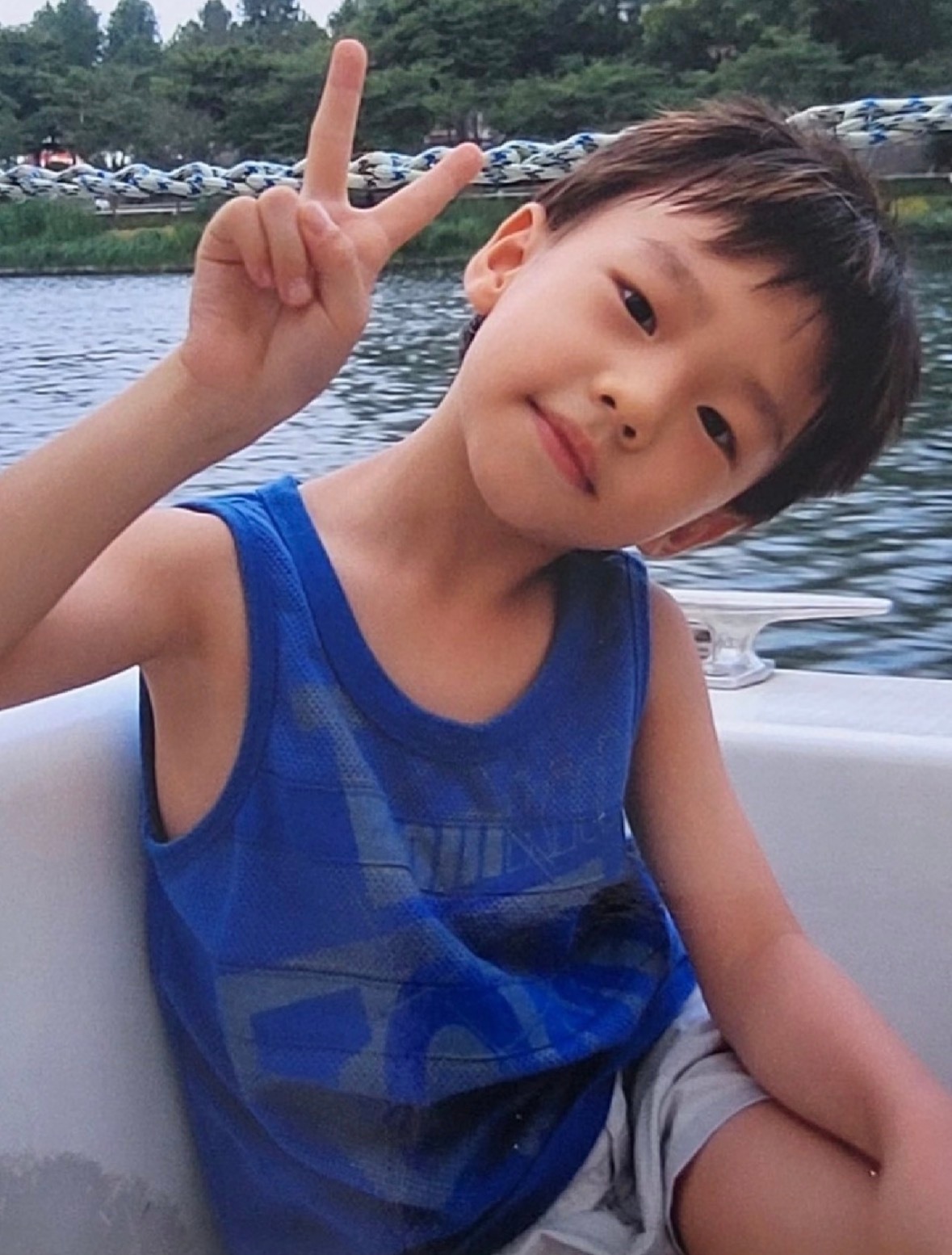 捏捏小时候还挺有冯军相的嘞  二编 被骗了 捏捏粉丝我讨厌你们 