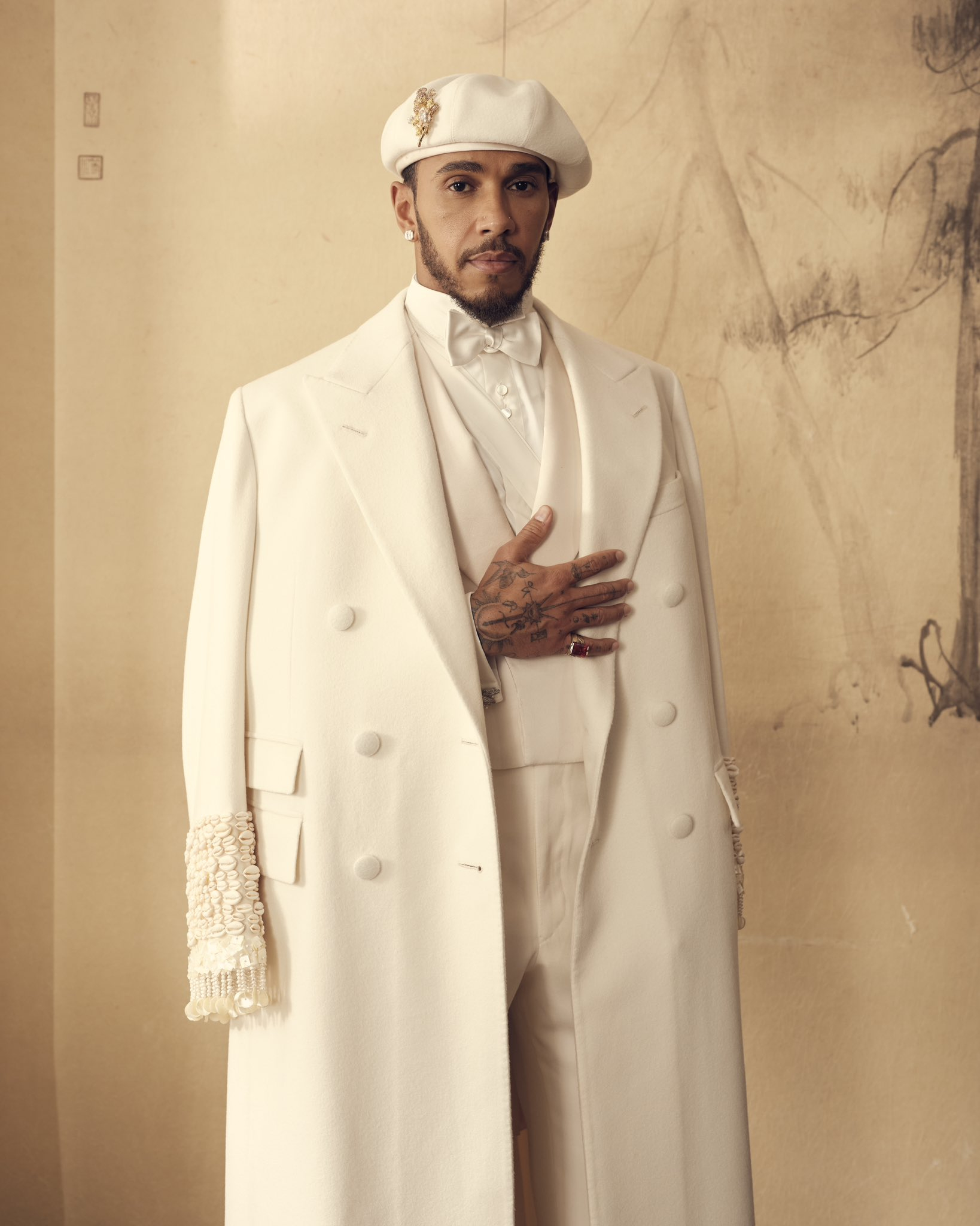 F1 汉密尔顿作为联合主席出席Met Gala🕴️ ​​​