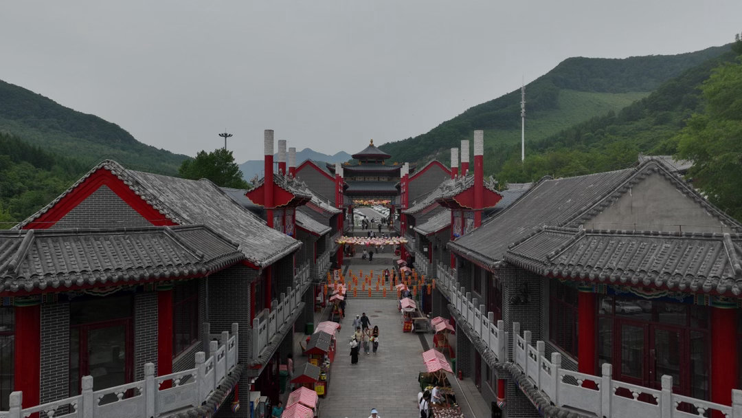 六月初六纳祥祈福辽宁铁刹山 人间烟火，岁岁祈福！六月六天贶节，承载着老百姓对身体