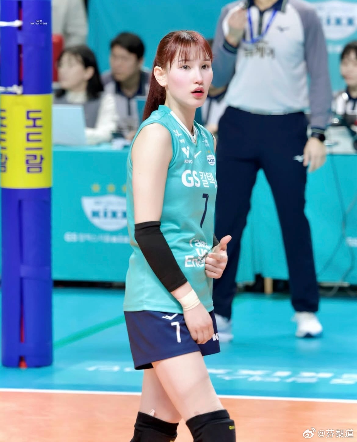 国际排坛动态申裕斌【乒坛小申来跨界！申裕斌助力女排附加赛🔥】 3月24日18: