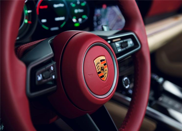 保时捷4S店闭店跑路 展厅一夜搬空！保时捷中国回应 