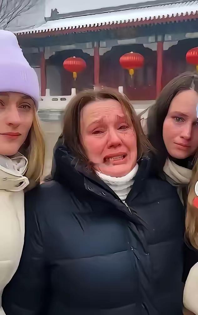 乌克兰妈妈的采访太戳心了！“三个女儿都嫁中国人，不要彩礼，能安安稳稳过日子就好”