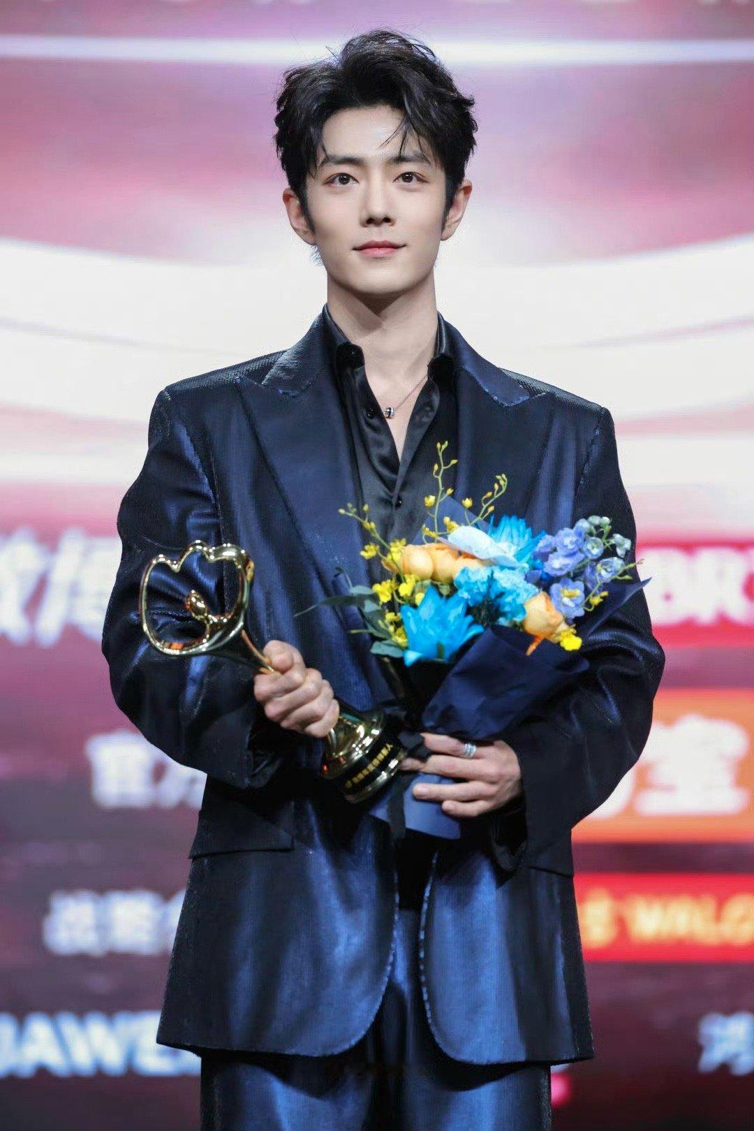 肖战网络视听盛典全篇主讲人网络视听盛典的节目单来了，肖战是倒数第二个节目《美好视