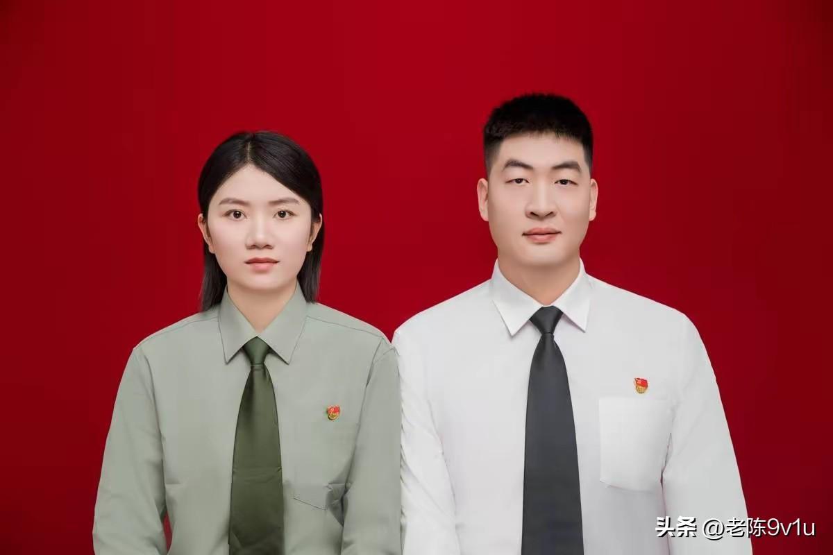 现役军人婚礼因九三大阅兵集
训推迟 立功喜报送到婚礼现
场
现役军人曹骏翔、罗书