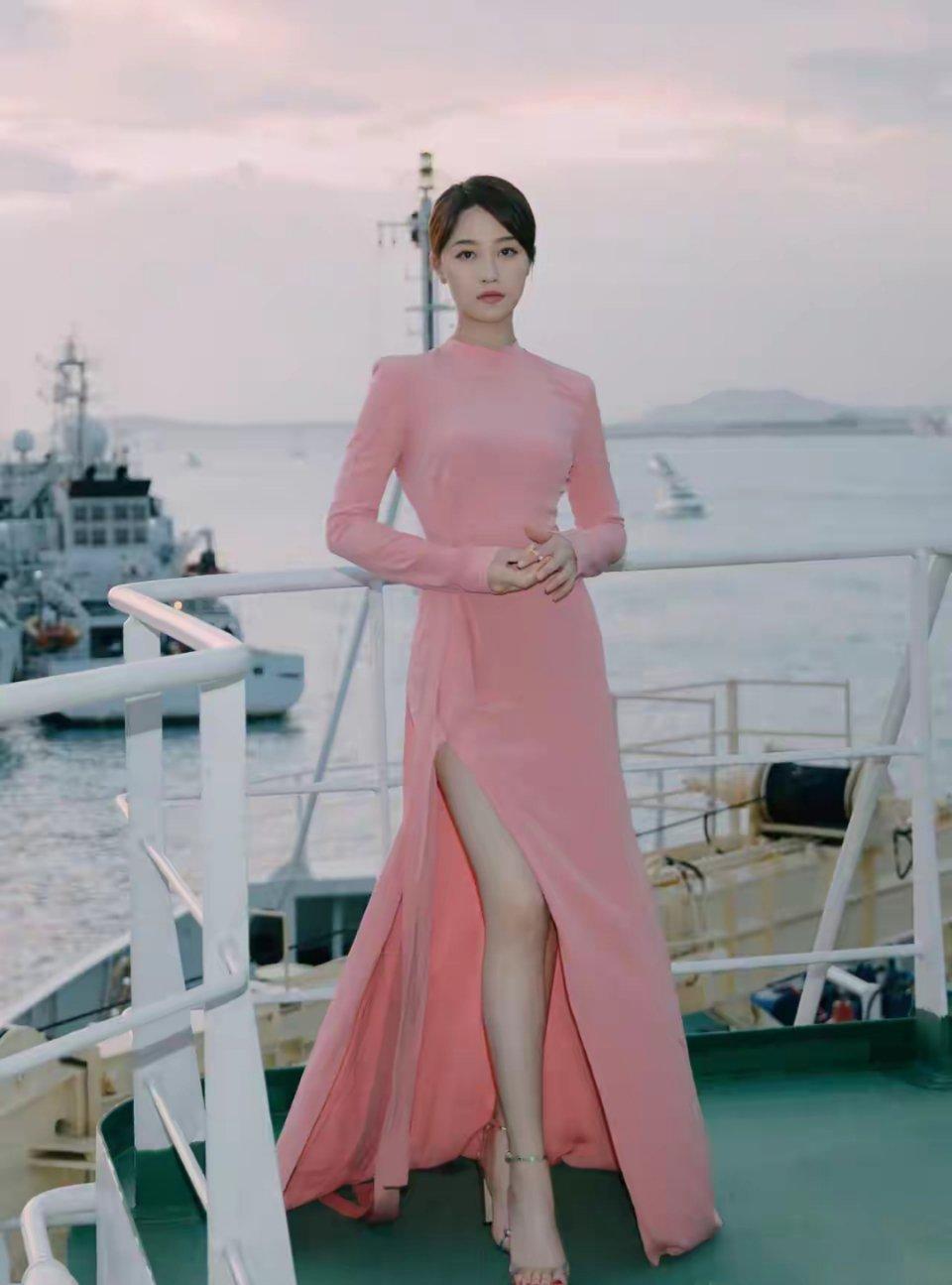 蓝盈莹尽管没有女主角的命运，却始终不缺资源 ​​​