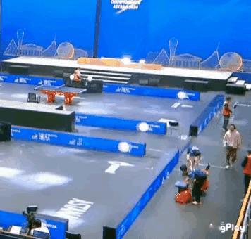 笑不活了，林诗栋好像下定了某种决心，头也不回的走了[捂脸]

混双结束以后，小石