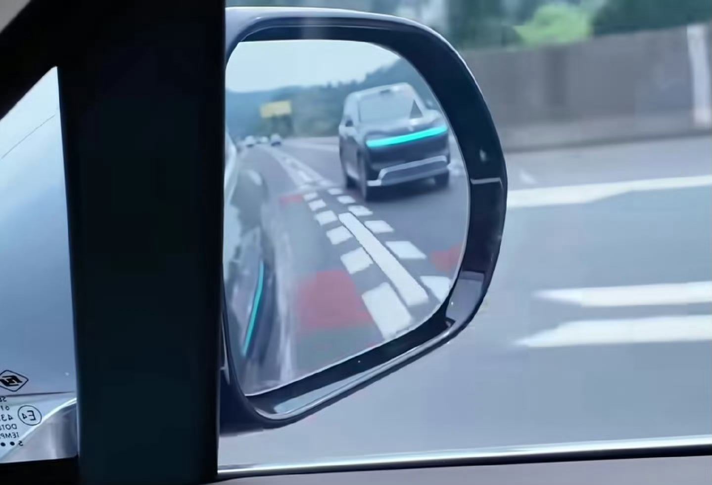 这“小”蓝灯有力气 