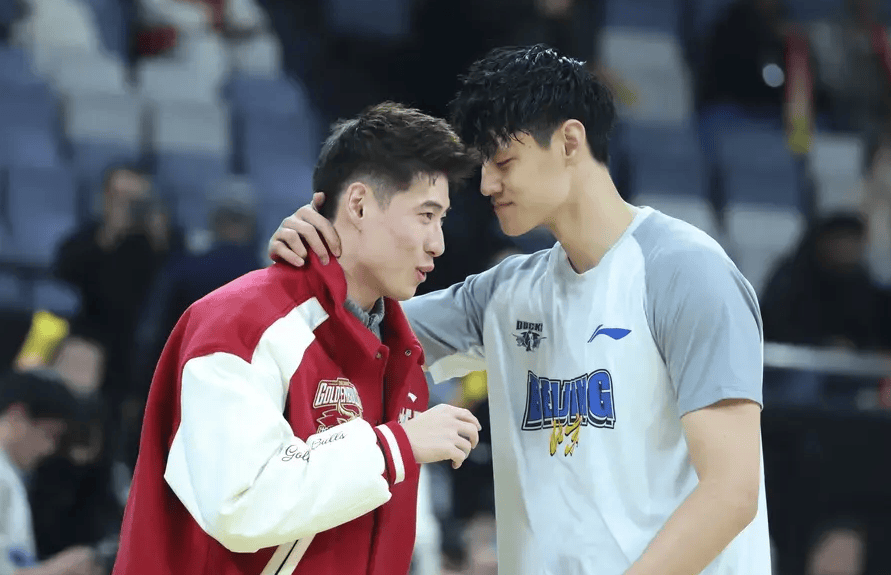 法莱卡斯：程帅澎现在已经在跟球队训练，但复出时间不确定