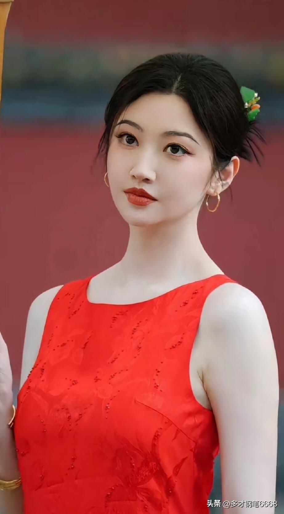 为什么很多人说她长得漂亮呢？其实她的颜值没有高圆圆高，气质也没有刘亦菲和杨颖好，