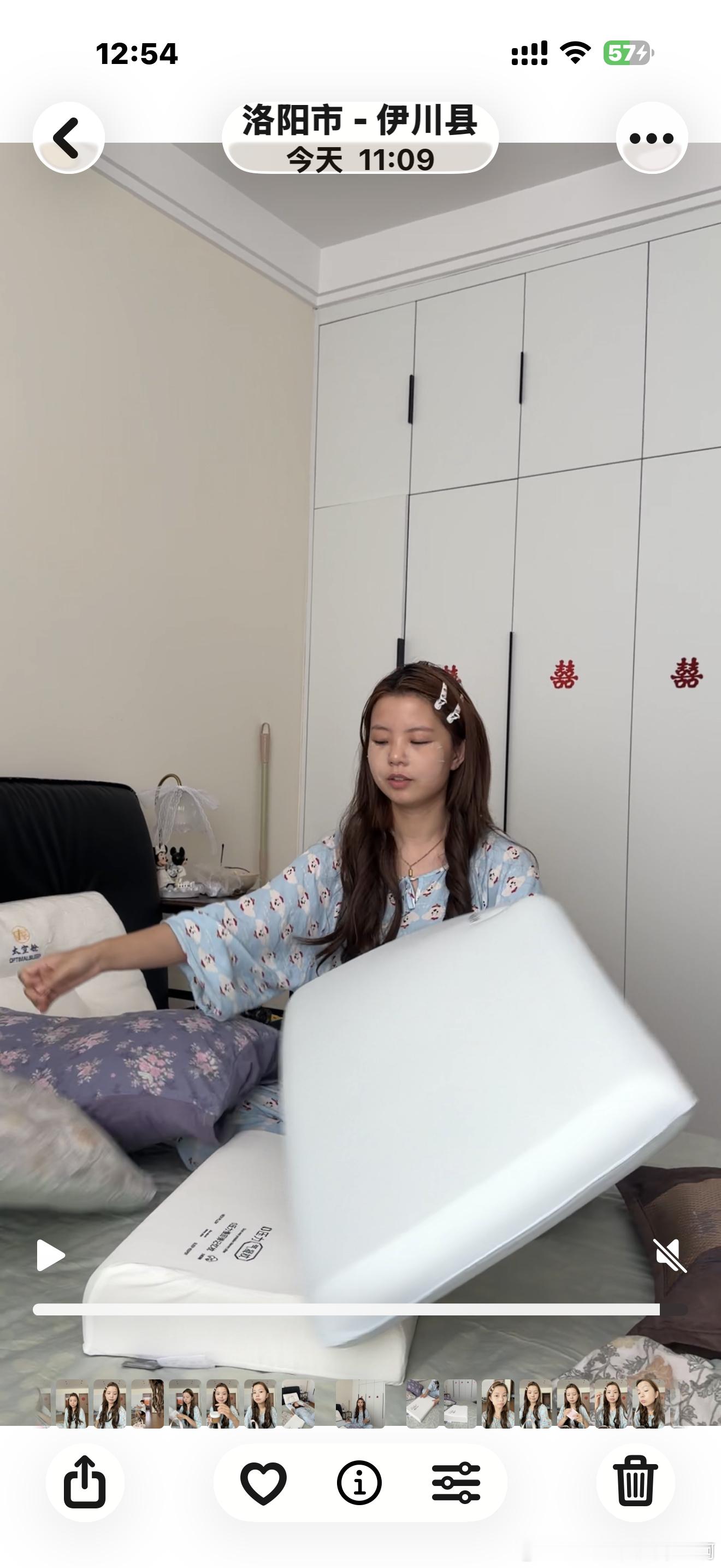 不找不知道我们家真的特别多枕头我发现枕头真的蛮重要的很影响睡眠  要不就是太高了