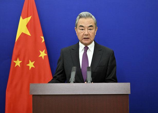 10 月 12 日，外交部正式宣布，中共中央政治局委员、外交部长王毅将作为中方主