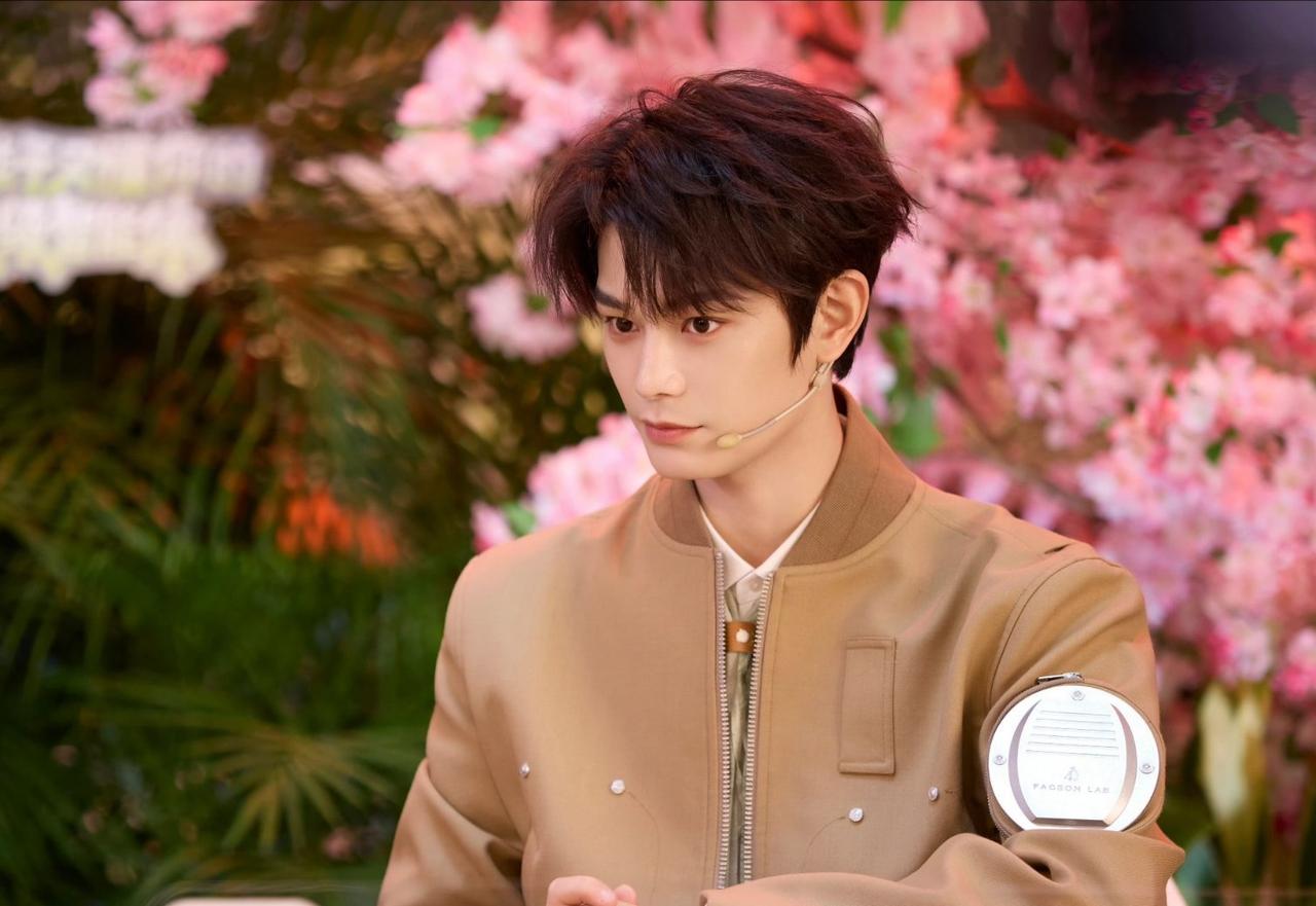 💥盐枭踏血权臣掌灯 🪡他本是乱世飘萍 却为她焚尽荆棘 🗡️🗡️@丁禹兮 