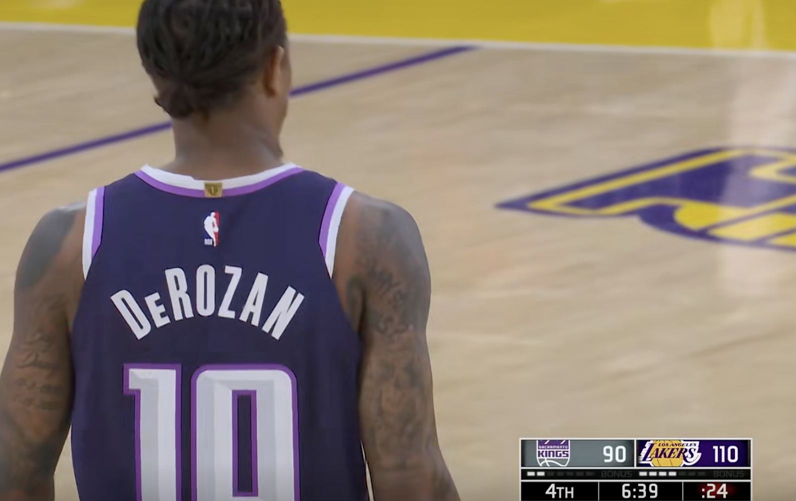 暂停，湖人领先20分，最后6分39秒，稳住！我们能赢！ 