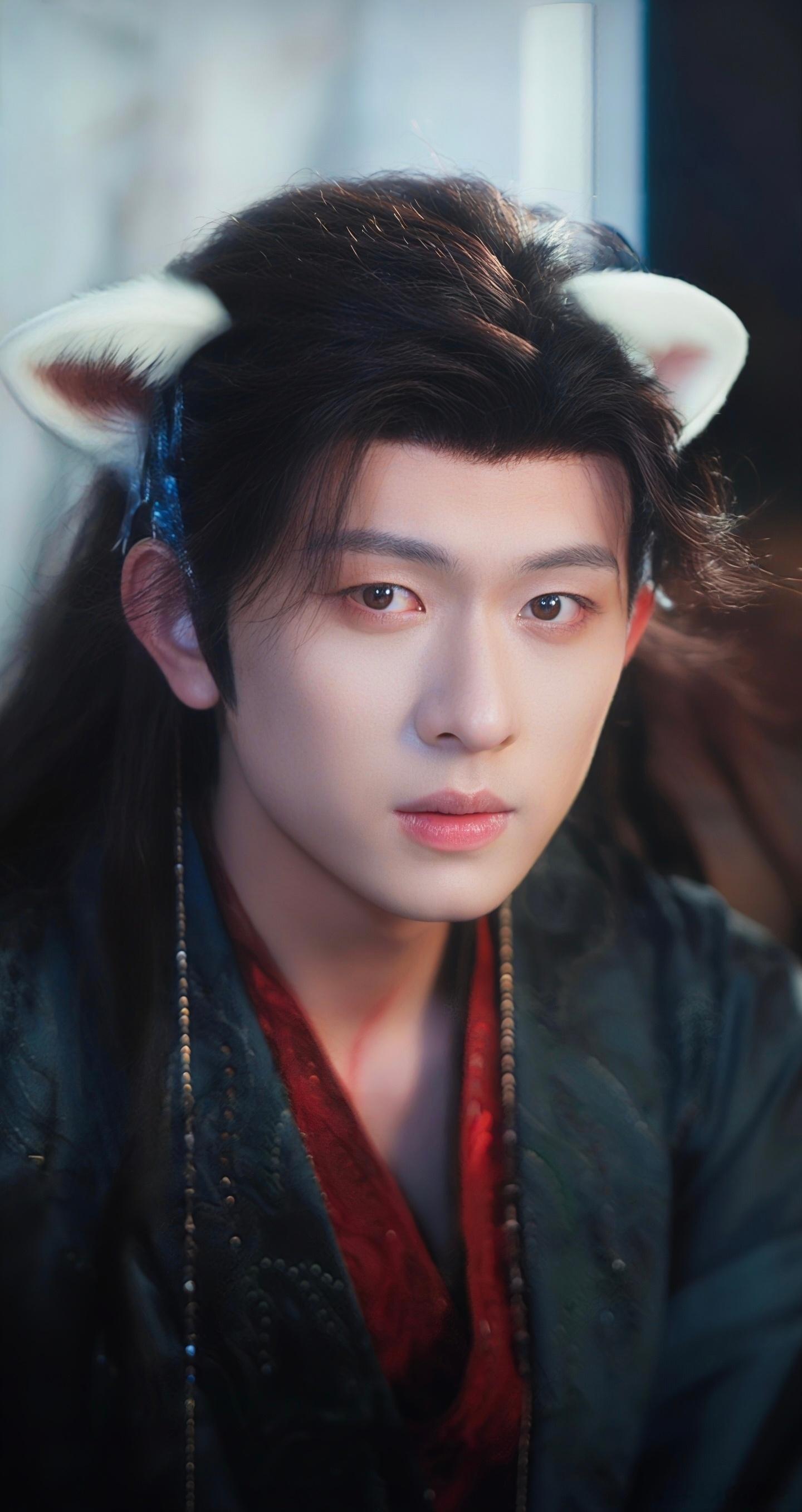 陈添祥 🍊向全世界安利陈添祥 大狐狸头上怎么还长出了小狐狸？