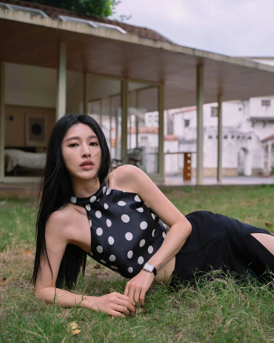 2025美好生活方式大赏美好生活态度大片发布“把为取悦别人的枷锁脱掉，成为自己而