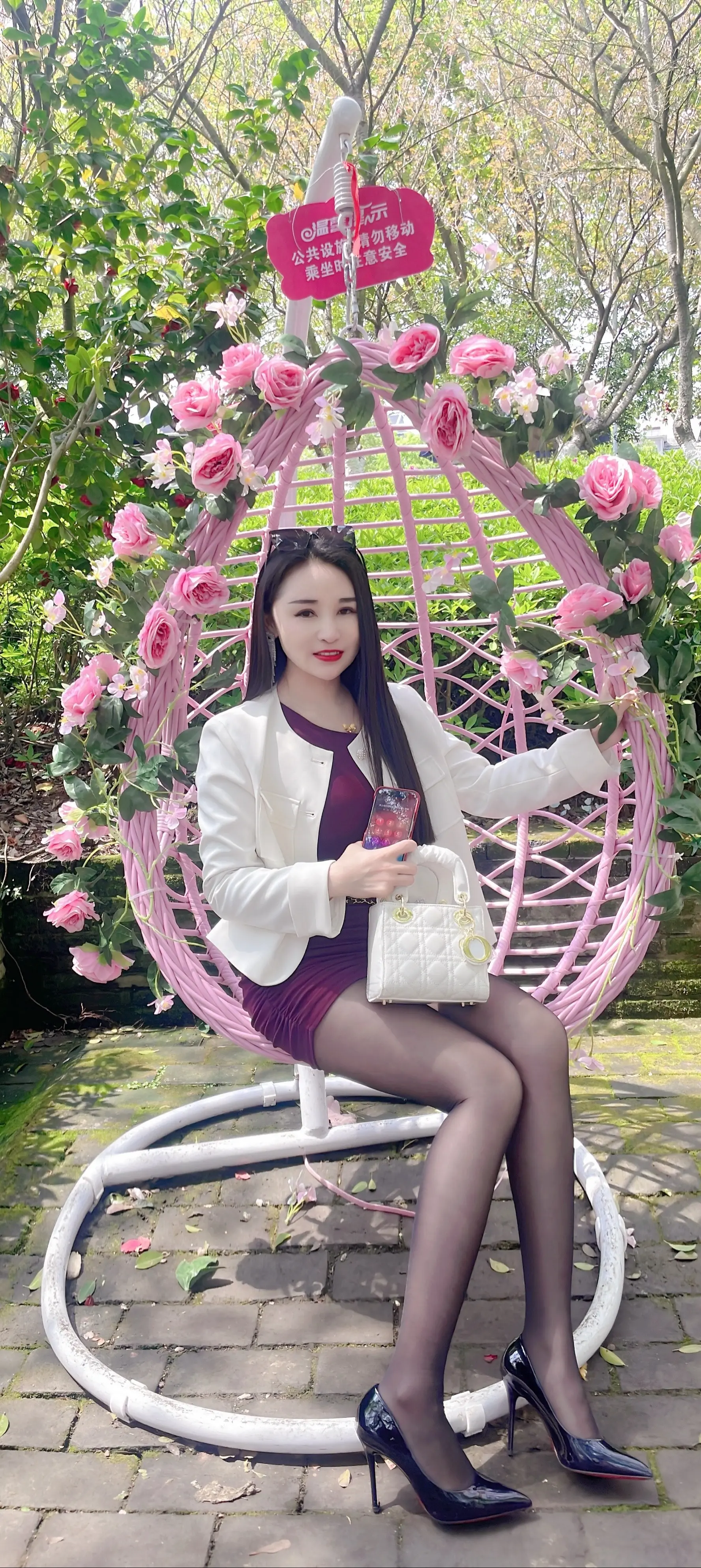 管他有没有流量，就当保存照片再过几年打开看看，我也年轻过🤣🤣