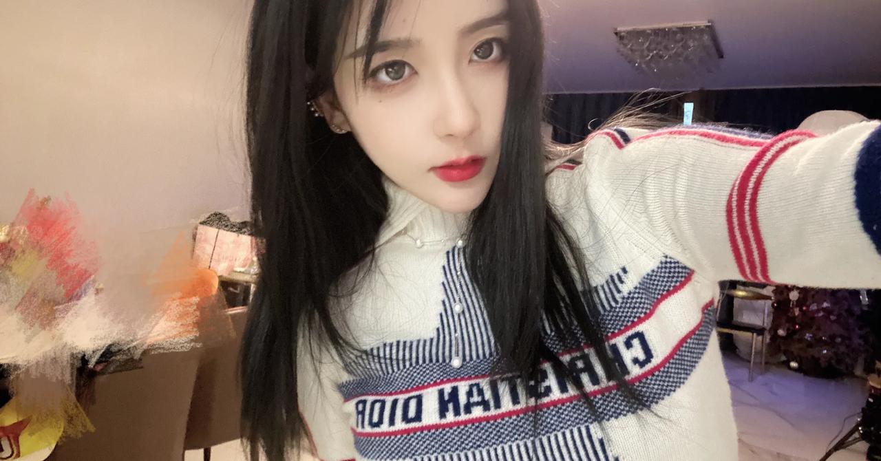 不爱骆歆了吗？957爆料: 解说记得在夜店喝酒喝多了，把手机都弄丢了，据说是跟R