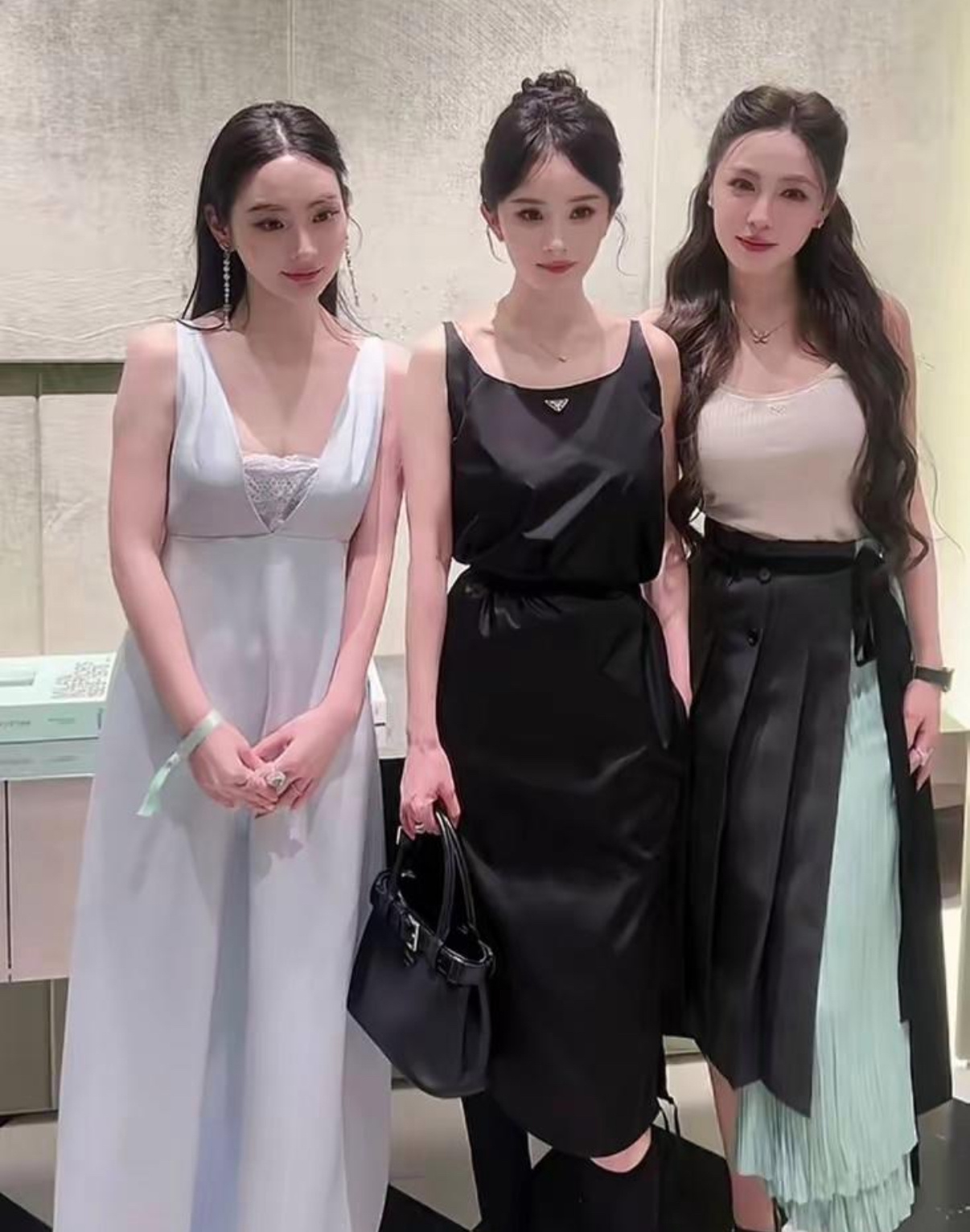 果然明星跟普通人还是有差别的 和明星同框太残酷了 