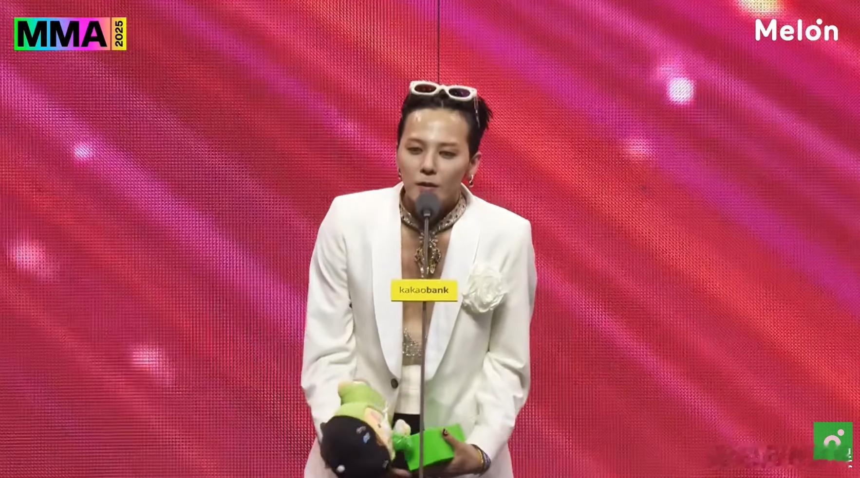 权志龙年专大赏权志龙MMA年专 权志龙获MMA年专大赏。权志龙