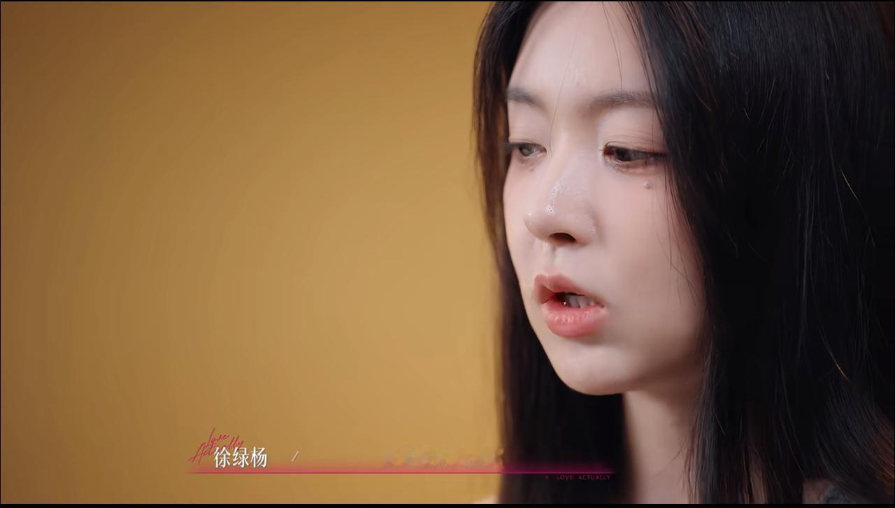 周佑凌月薪20-50万，柳柳年薪50万。
这差距不小啊，放在谁身上都可能让人心里