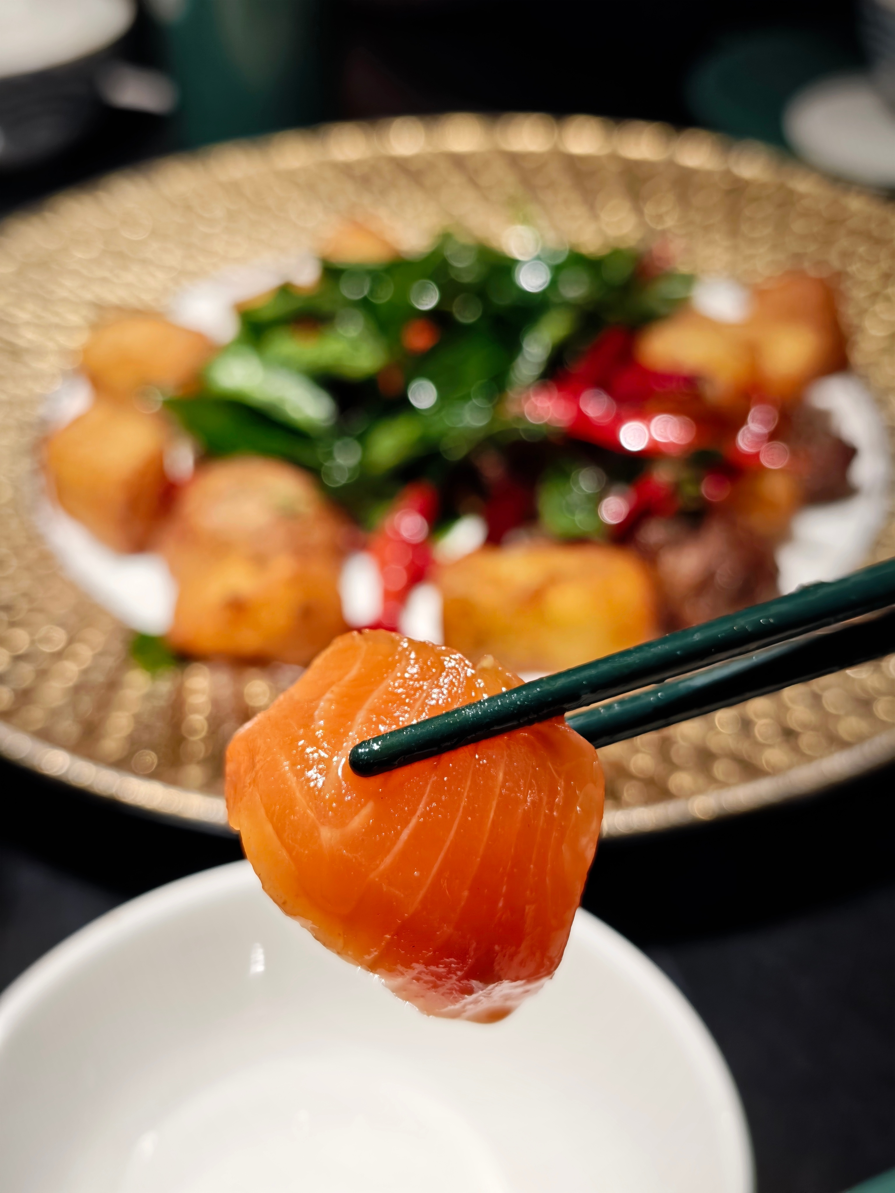 今晚在市区二沙岛吃了顿不错的便宜饭，比钟落潭乡村都要便宜的那种。美食摄影减脂餐 