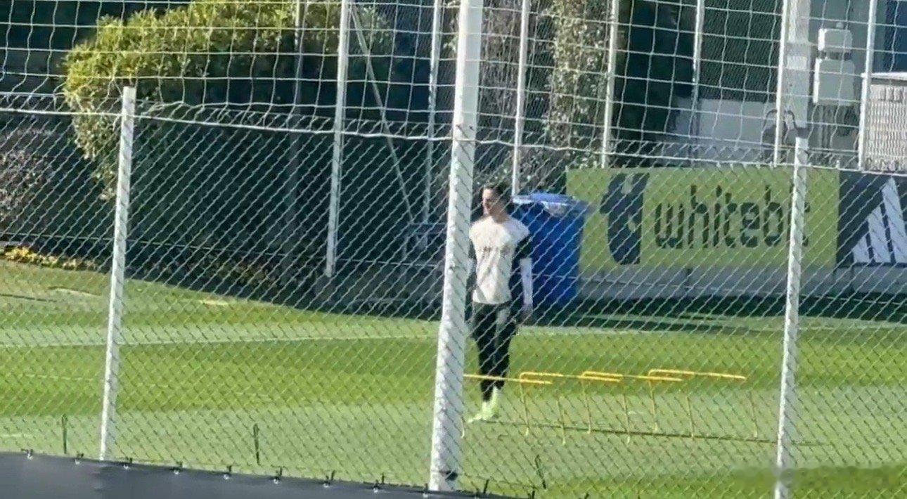 突发！布雷默、伊尔迪兹（左小腿全部绷带版）和米利克今天只参加了部分合练，米利克还