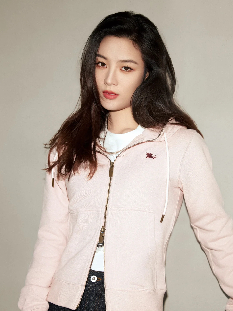 陈丽君上班养生搭子东阿阿胶一直很喜欢她的艺术态度！看了这个视频更期待了！怼脸镜头