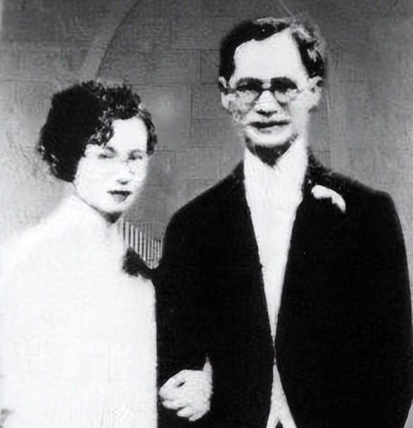北大校长蒋梦麟三段婚姻：半生清醒，暮年一错
 
北大重要掌舵人蒋梦麟，乱世保全北