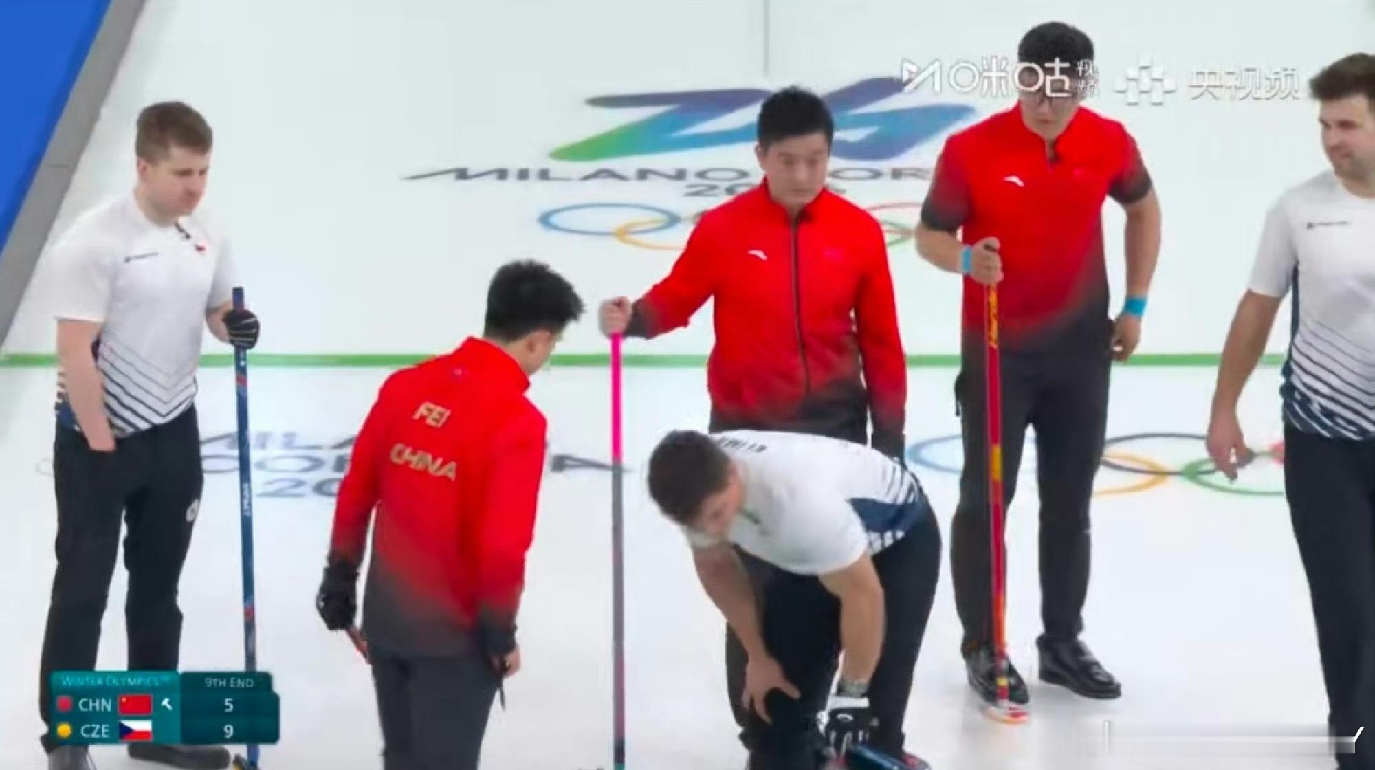 中国5-10捷克我是咋也没想到 中国能输捷克捷克前面一场不胜啊现在中国男壶只剩最