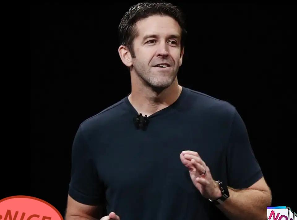 当地时间4月20日，美国苹果公司宣布任命内部高管、长期负责硬件业务的约翰·特纳斯