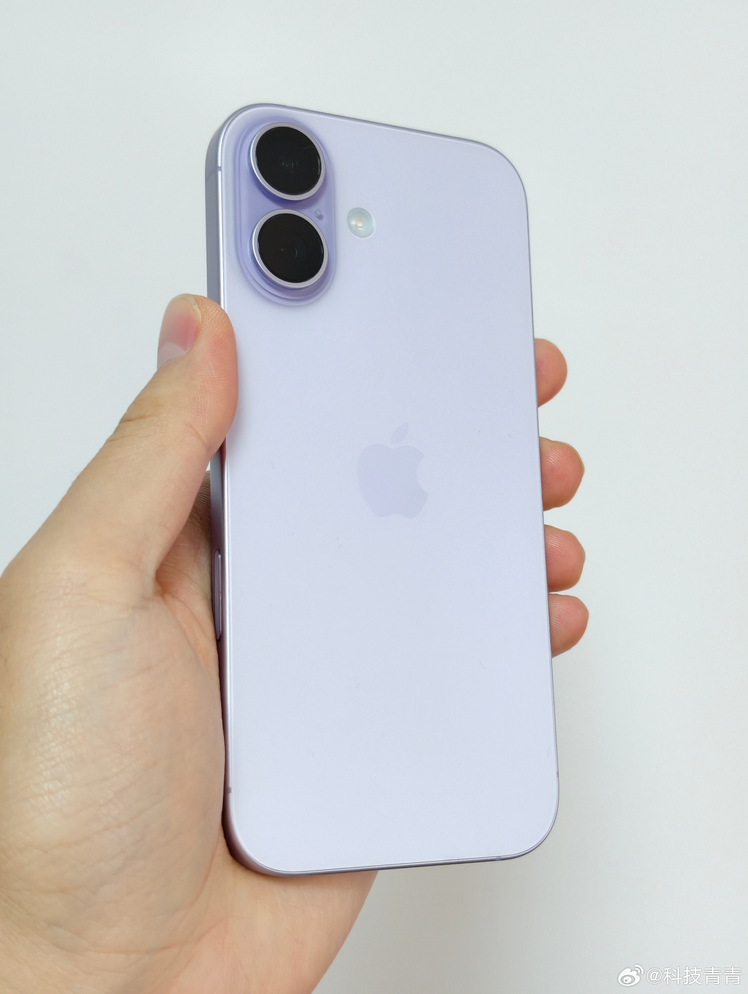 只要产品力足够好，标准版也可以卖得很好！iPhone 17系列的销量又突破了，果