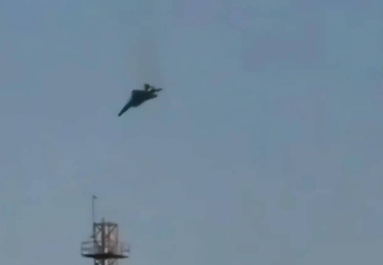 前三架战机坠毁的具体原因还没找出来，美军又有一架 F-15 坠毁了。当地时间周四