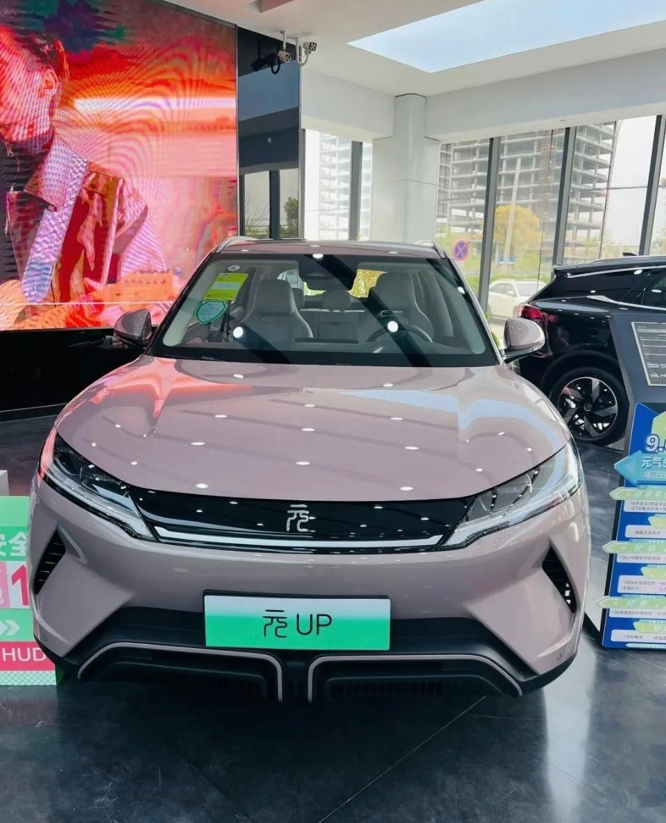 元UP，2026年8月份卖了热销64170台（包含出口），一跃成为比亚迪当月最能