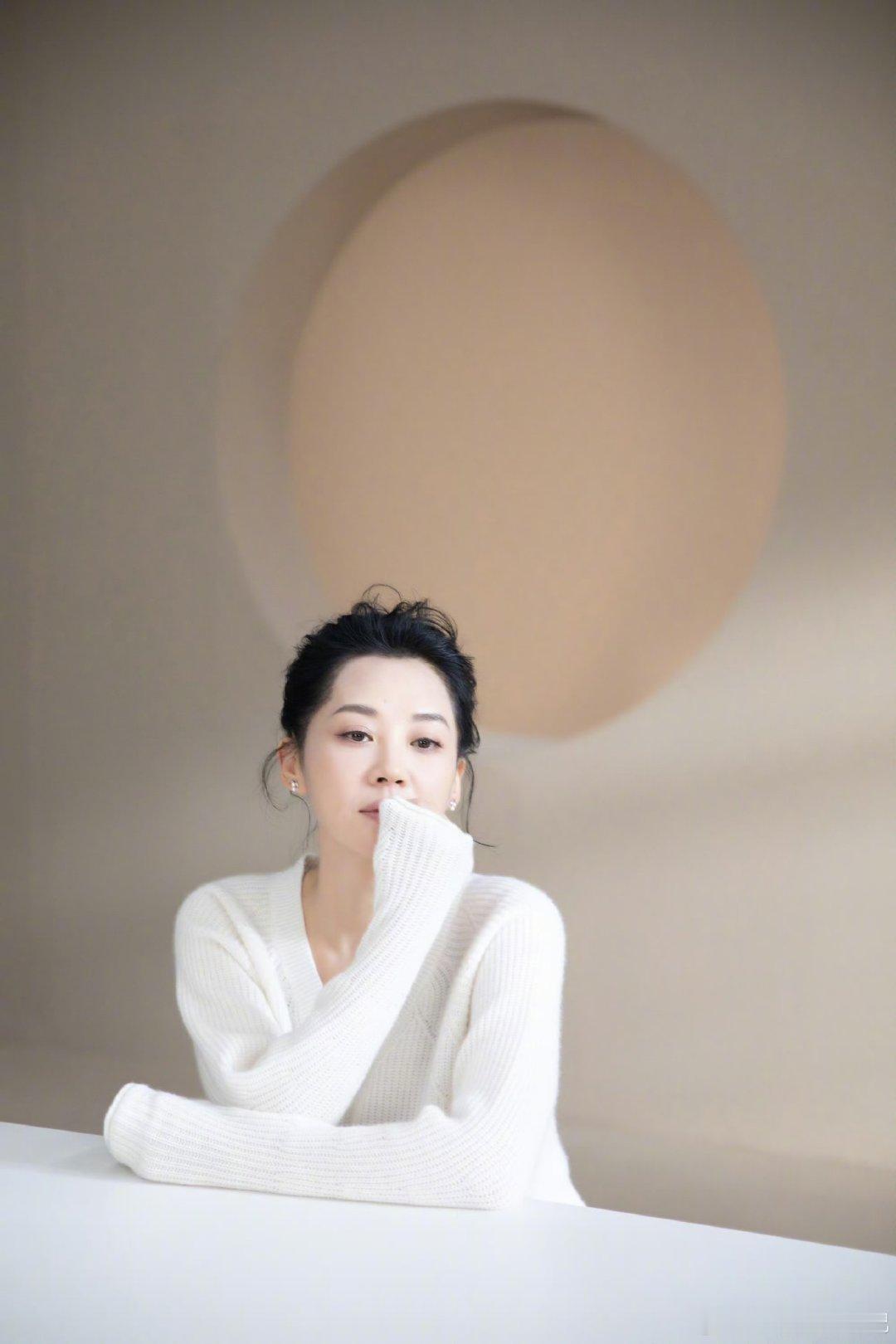 许晴宁愿付违约金也要退出 许晴真实的性格底色外界吵得沸沸扬扬，许晴极少出来辩解。