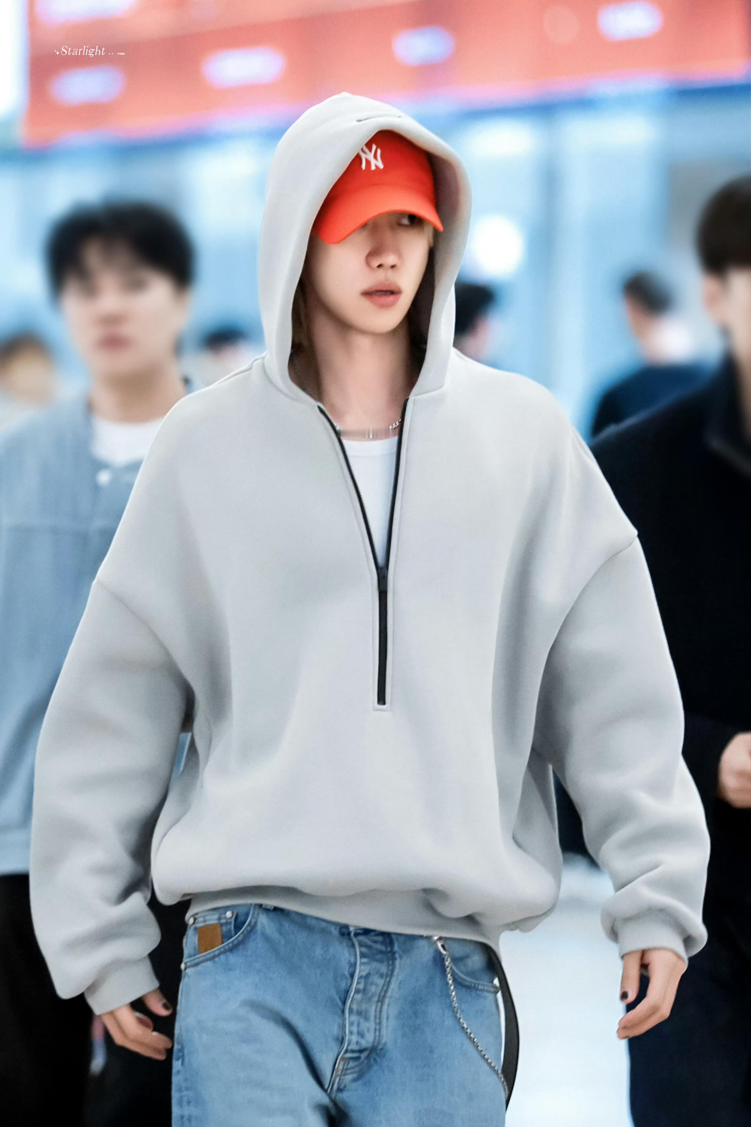 徐明浩出发米兰设计周机场路透，作为Artist的身份就这样渐渐的被世界看到啦，预