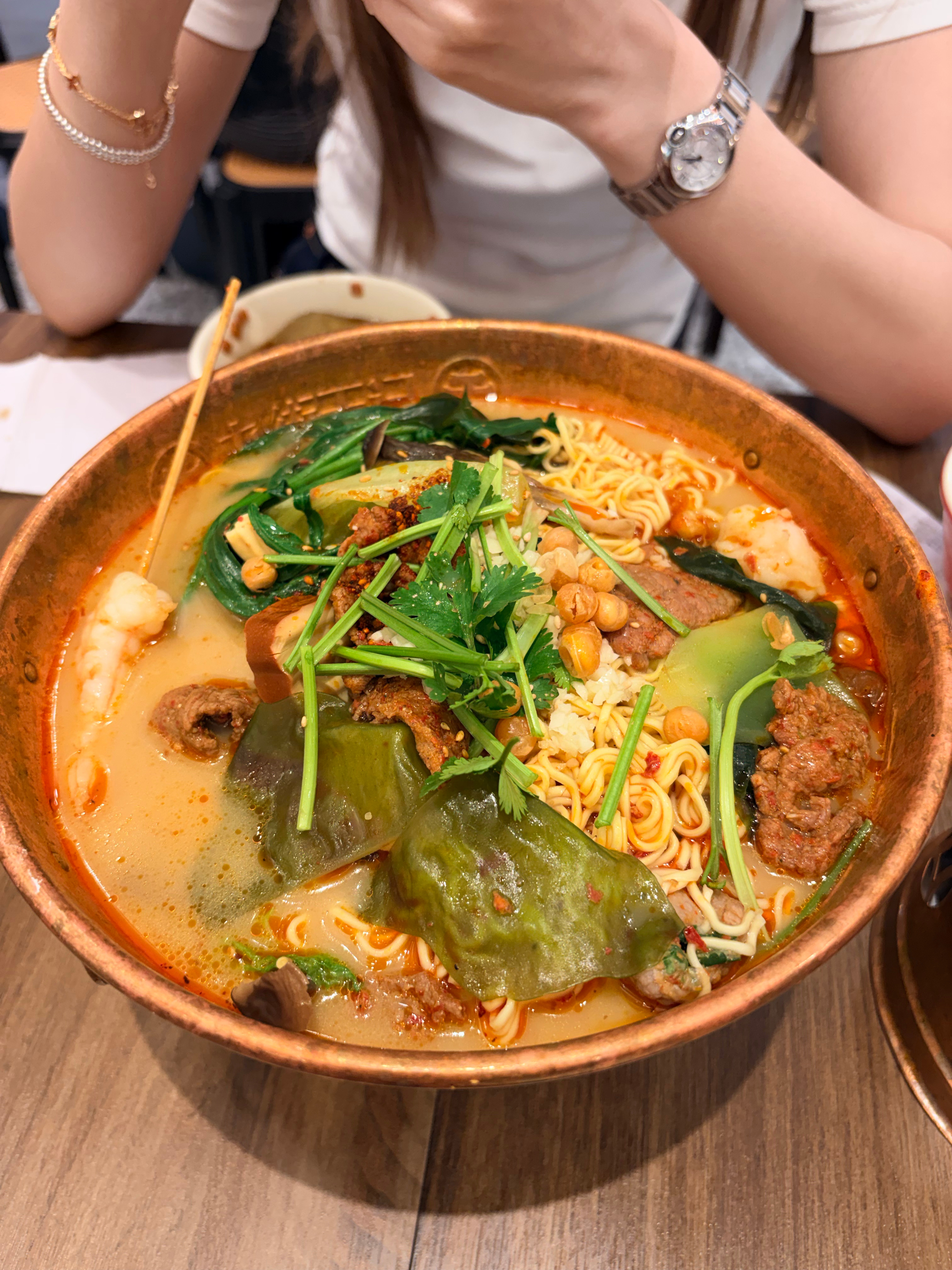 今天的主线任务：陪老婆。吃完麻辣烫，去看阿凡达