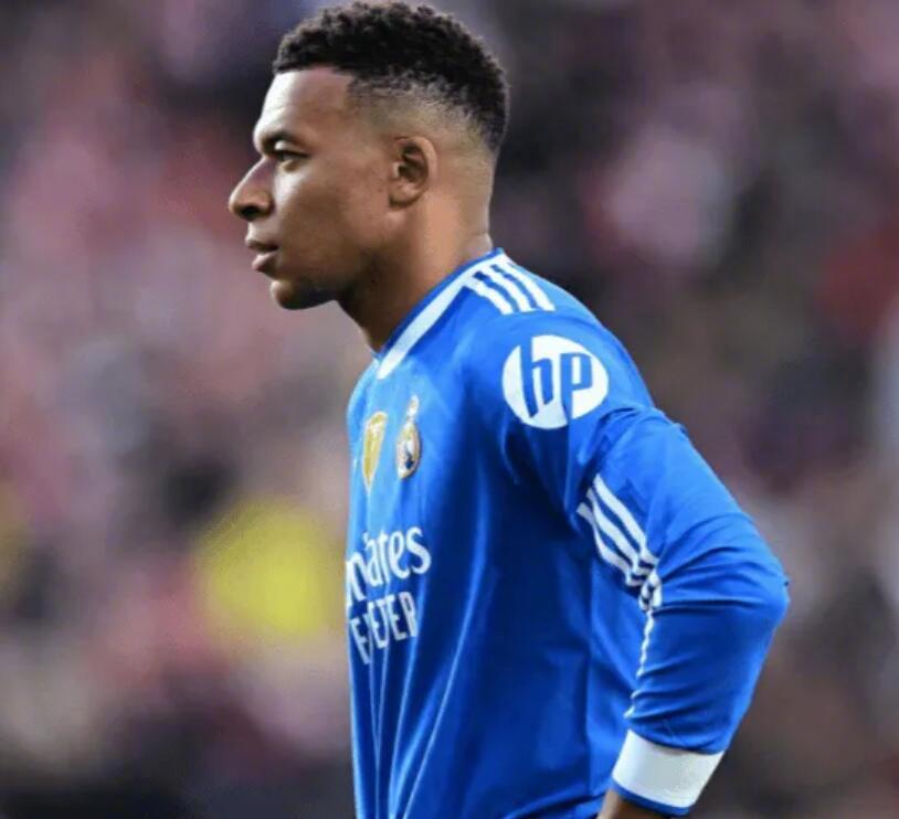 巴列卡诺0比0皇马此役，皇马前锋姆巴佩表现不佳，据统计，这是这位法国前锋自今年4