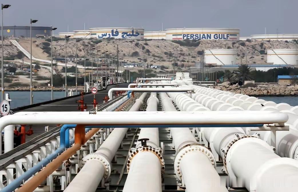 伊朗石油库存濒临饱和，陷入两难境地
如今伊朗正遇上棘手的难题，石油生产一直没有停