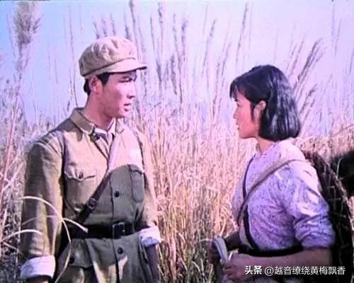 在老一辈明星演员里，最为活跃的就是刘晓庆和唐国强了。二人都因1979年参演电影《