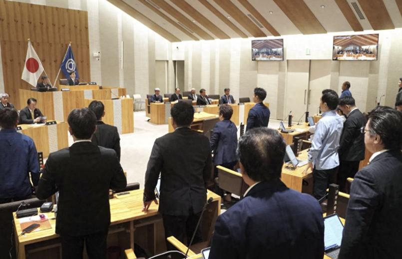 局势升级！日本石垣市议会竟然申请登钓鱼岛，我方反击要来了。日本石垣市议会最近又有