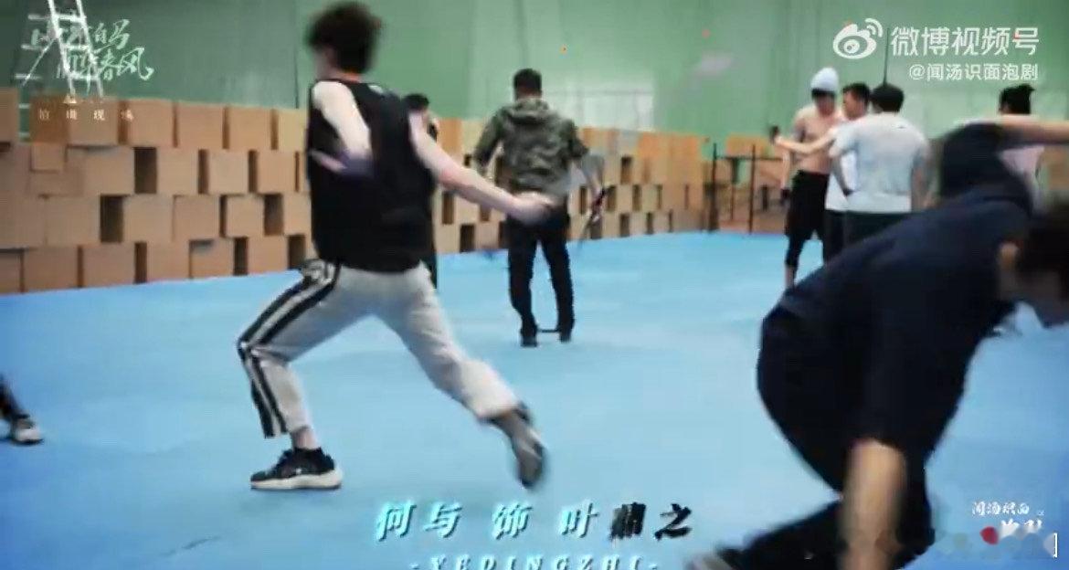 #少年白马有自己的男团训练营#真的感觉他们这种行云流水的动作一定是练了非常的久吧