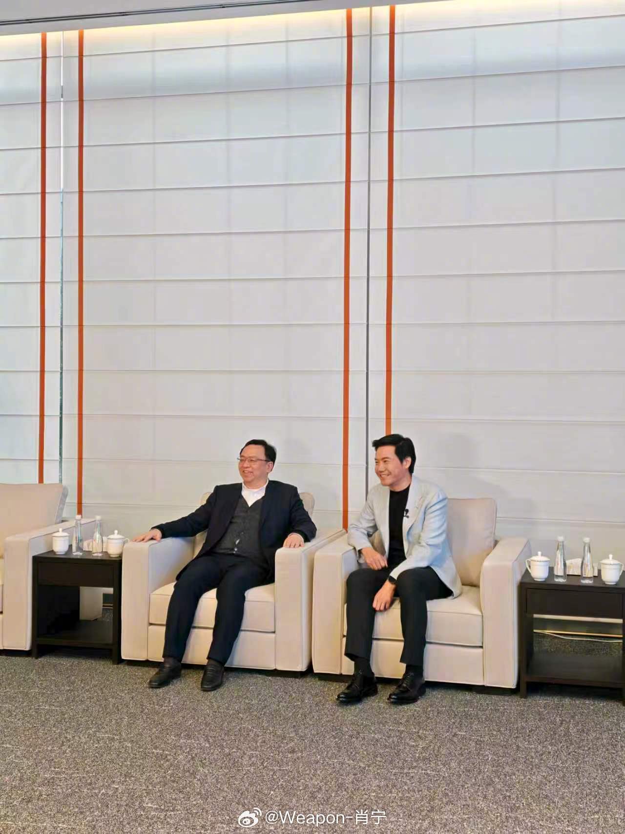 小米新su7 今的发布会，车圈大佬都来了啊中国汽车就得是这样，众人拾柴火焰高啊。