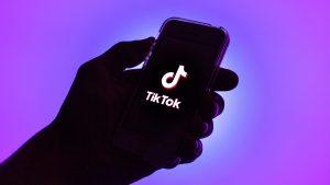 哪些主题标签在 TikTok 上是病毒式的？Inna凭借单曲“Up”在应用程序上