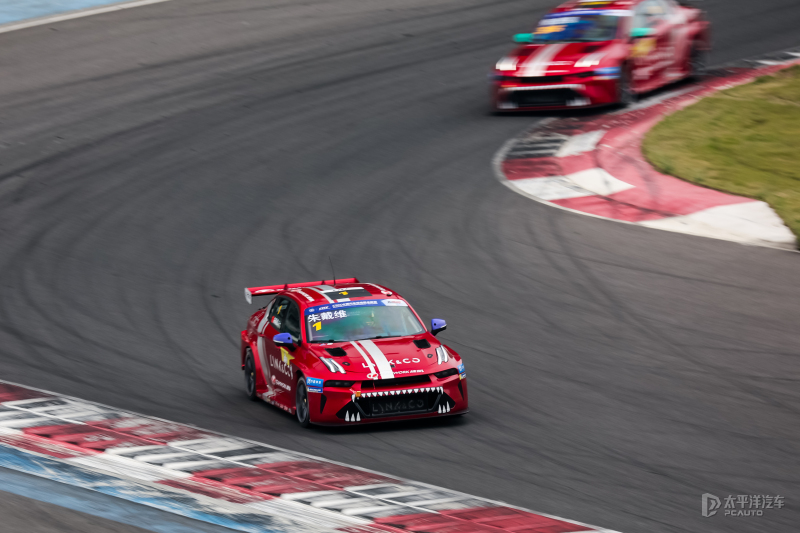 TCR China成都站落幕 领克捷凯车队提前拿下年度车队总冠军