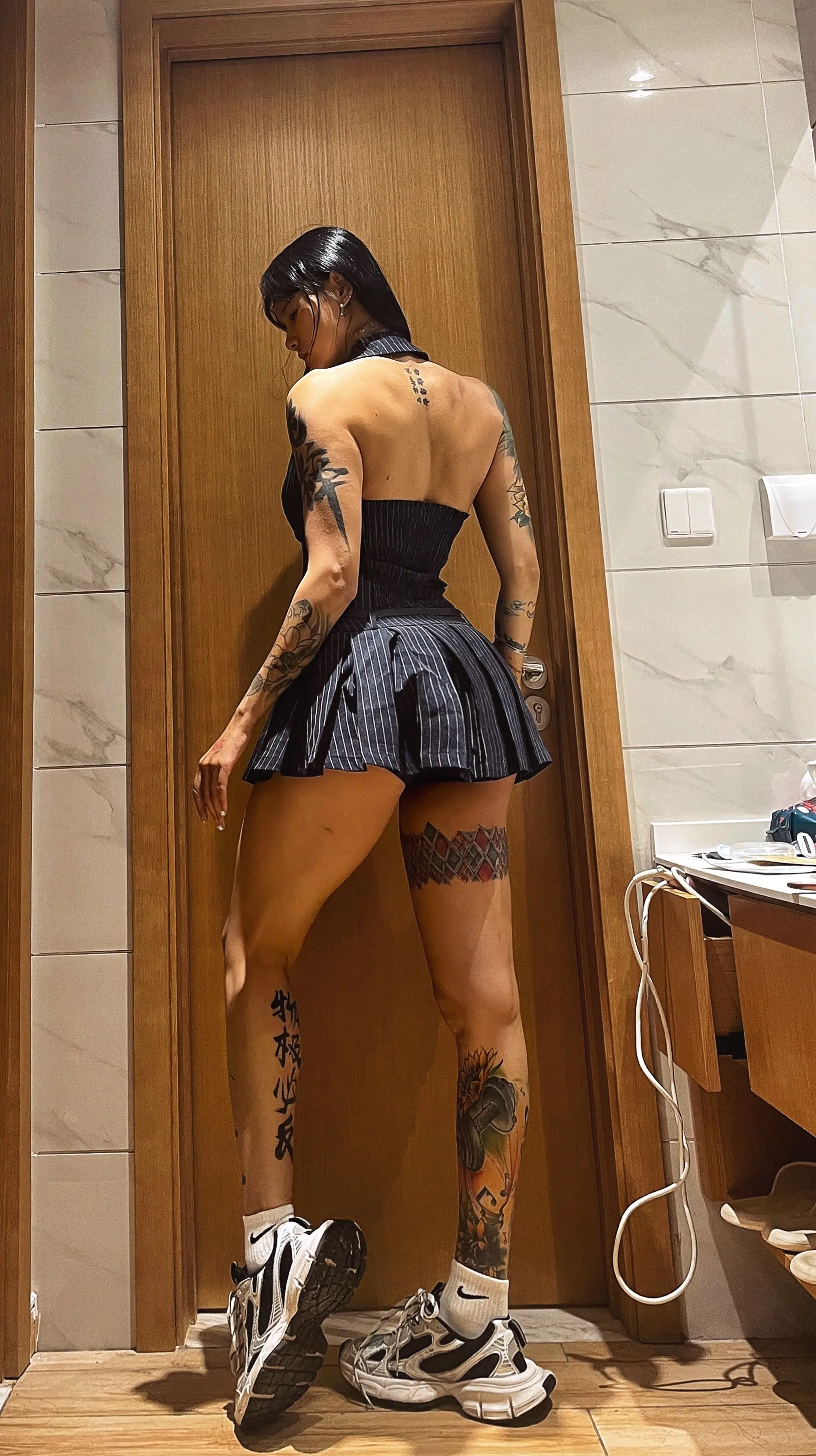 人生不是拥有一切时才闪闪发光，是每一刻都闪闪发光