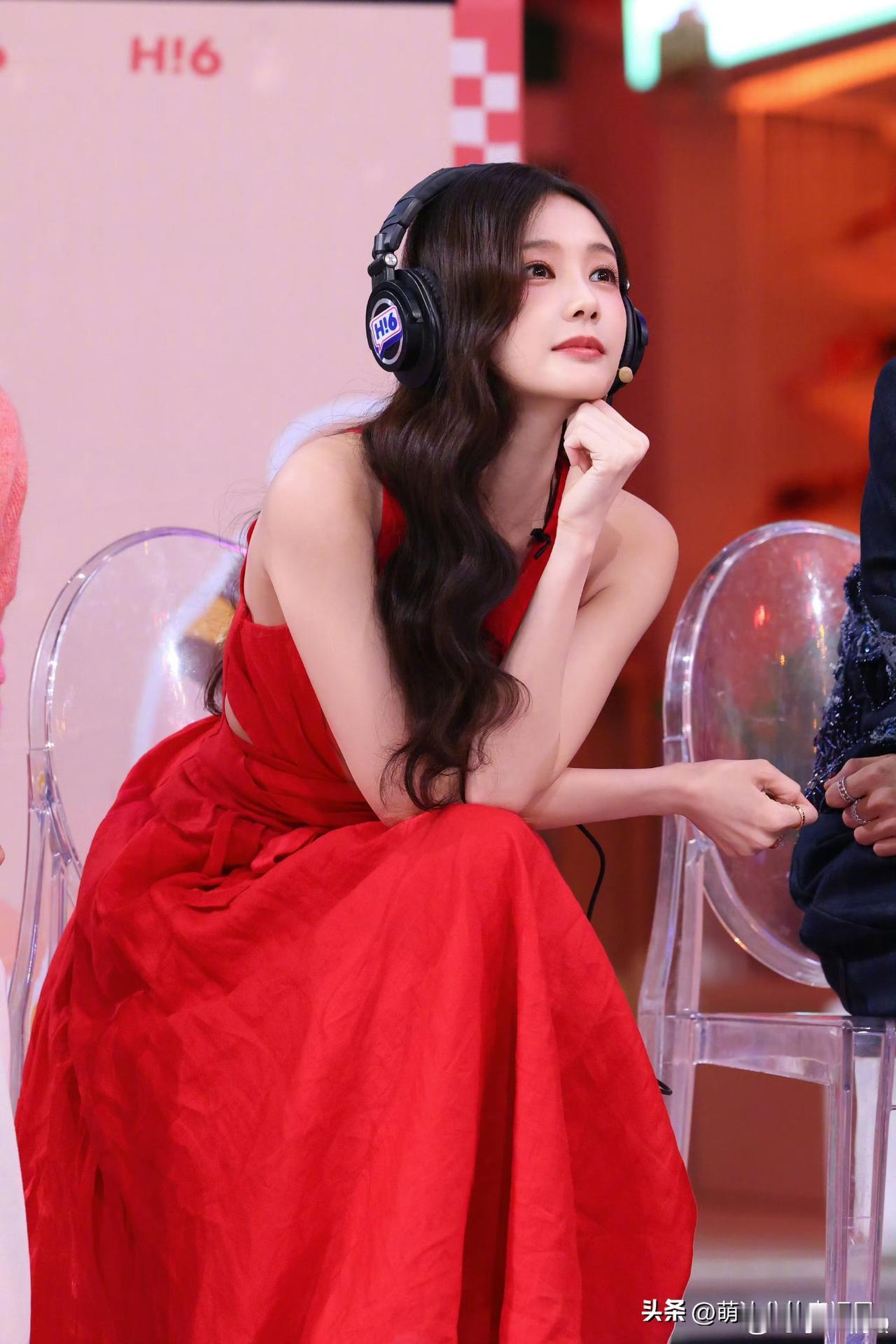 好六街春节联欢会太热闹了，新的一年所有好运都放马过来吧！你好星期六 ​李一桐