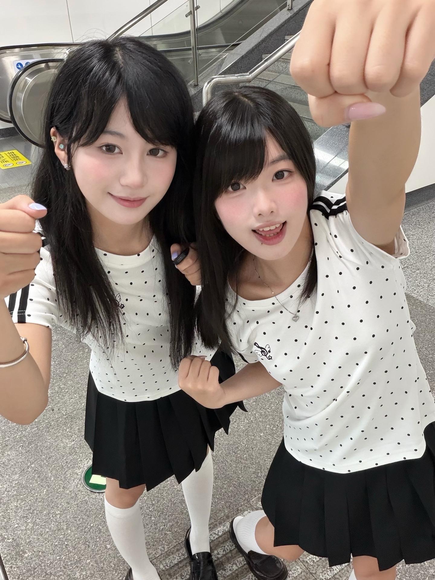 双子这个萌！