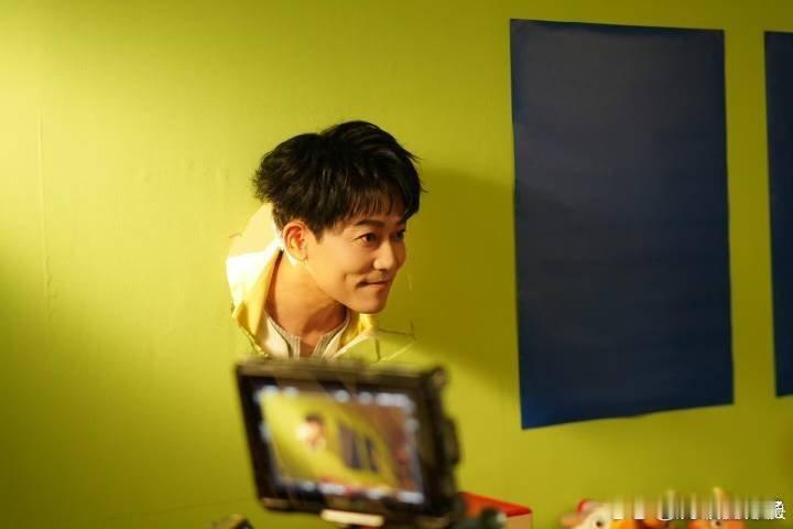 苏醒内娱活人实锤 清醒敢说随性坦荡，言行直白不端架子，妥妥内娱真活人。自信大方自