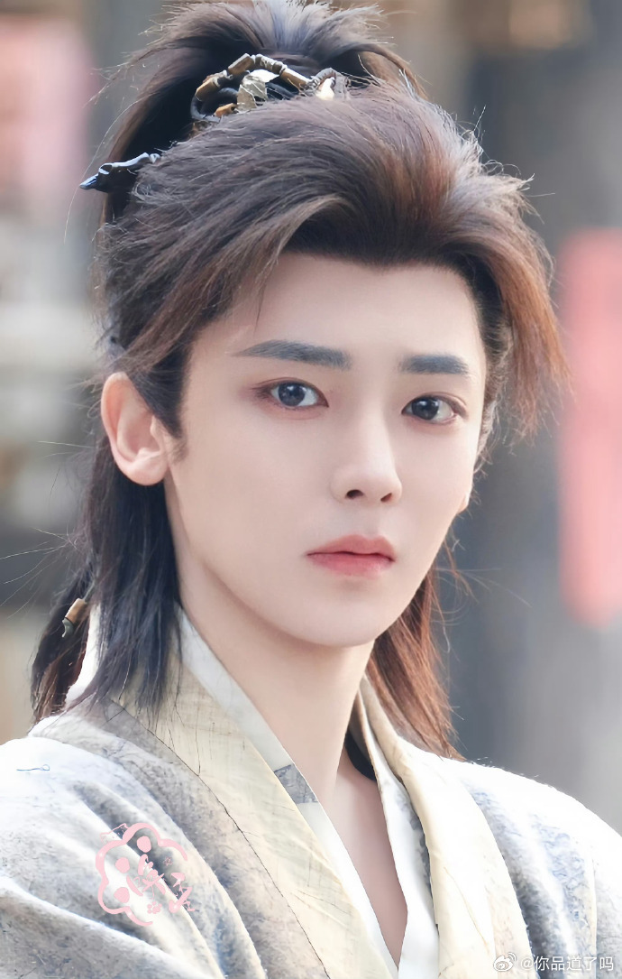 《攻玉》男主目前已敲定侯明昊，不出意外基本不会变动。不过这部剧和《不让江山》类似